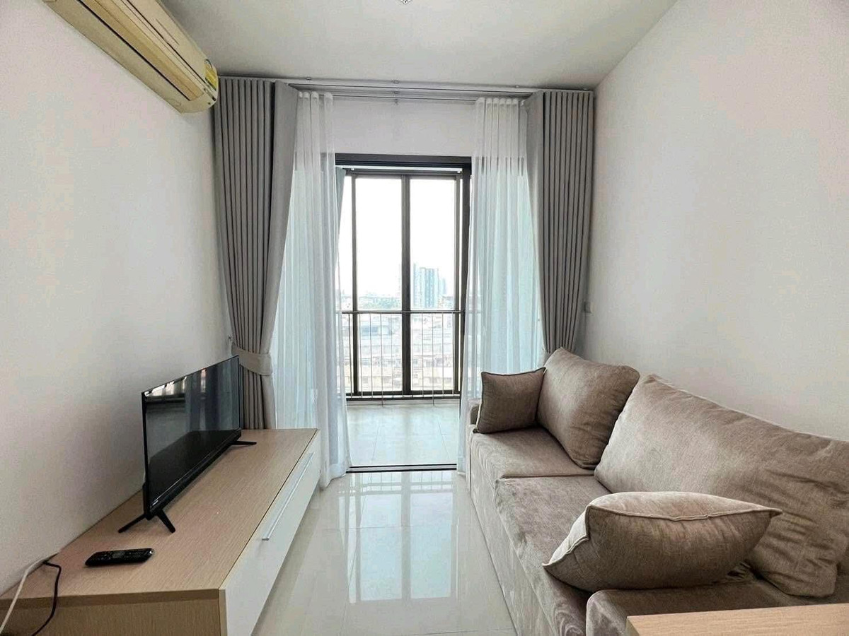 For RentCondoOnnut, Udomsuk : 🚇 Next to BTS Udomsuk 0 meters, walk out of the project to the station immediately! Traveling into the city is very convenient 💚