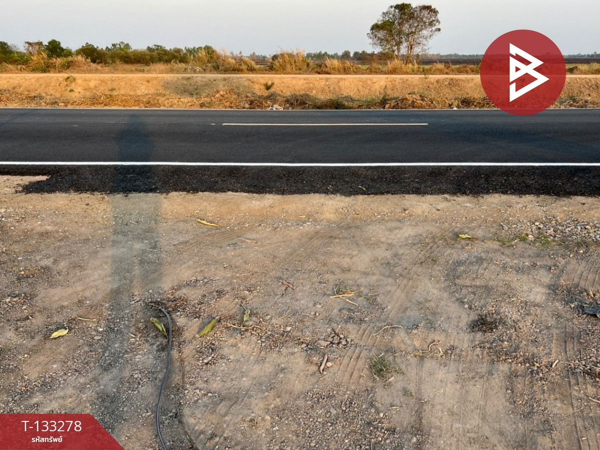 For SaleLandNakhon Nayok : Land for sale, area 5 rai 1 ngan 25 square wah, Pak Phli, Nakhon Nayok, next to the road.