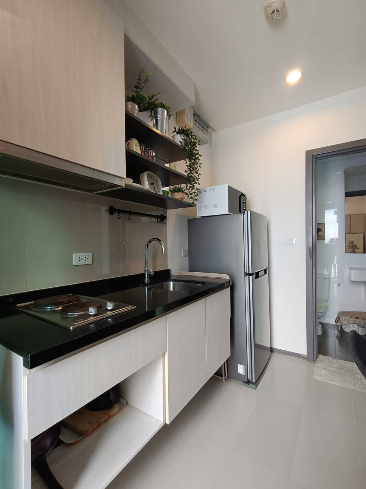 For SaleCondoOnnut, Udomsuk : Condo for sale, ready to move in, suitable investment, selling with tenant.