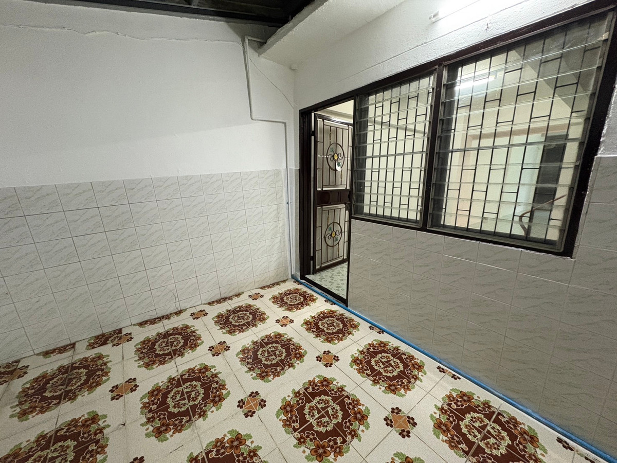 ให้เช่าอาคารพาณิชย์เสรีไทย-นิด้า : ให้เช่า อาคารพาณิชย์ ใกล้ โรงพยาบาลเกษมราษฎร์ รามคำแหง เพียง 3 นาที