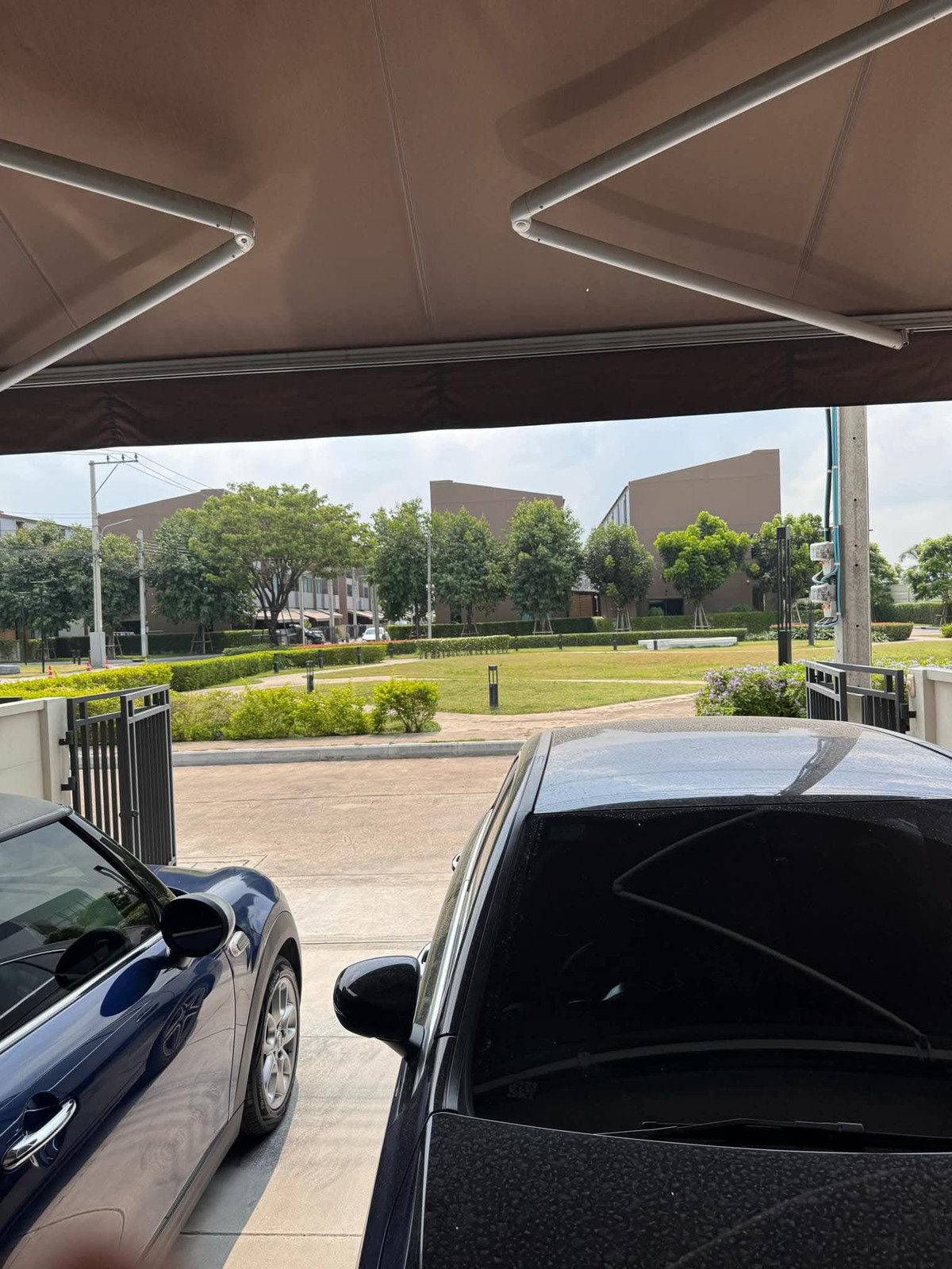 ทาวน์โฮมมีนบุรี-ร่มเกล้า : ทาวน์โฮม 3 ชั้น ใกล้โรงเรียนนานาชาติเวลลิงตัน สนามบินสุวรรณภูมิ 🛫