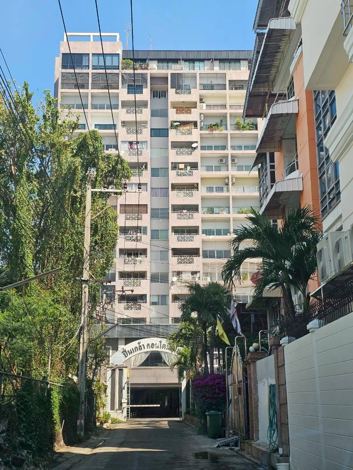 ขายคอนโดปิ่นเกล้า จรัญสนิทวงศ์ : ขายคอนโด ปิ่นเกล้า​เอ็กซ์คลูซีพ​ ซอย บรมราชชนี17 ข้างห้างเซนทรัลปิ่นเกล้า 118 ตรม.ห้องใหญ่มาก 2 นอน 1 น้ำ เพียง 3.25 ลบ