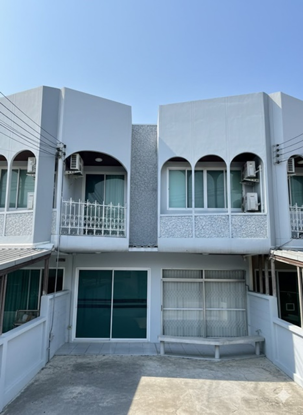 ให้เช่าทาวน์โฮมสีลม ศาลาแดง บางรัก : BTSเอกมัย 2.5กม. ทองหล่อ พัฒนาการ 21-25 ใหญ่มาก ทาวน์เฮาส์ 2 ชั้น 4นอน 2 น้ำ ทางด่วนพัฒนาการ 35ตร.ว. 180ตร.ม รร.นานาชาติเอกมัย 2.7 กม.