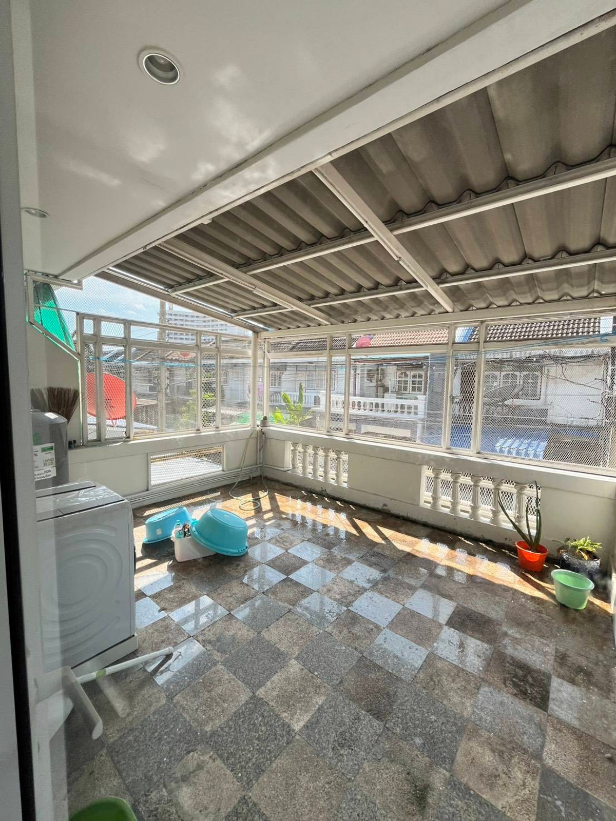 ขายทาวน์โฮมบางนา แบริ่ง ลาซาล : ขายด่วน!! บ้านทาวน์เฮ้าส์ 2 ชั้น บางนา