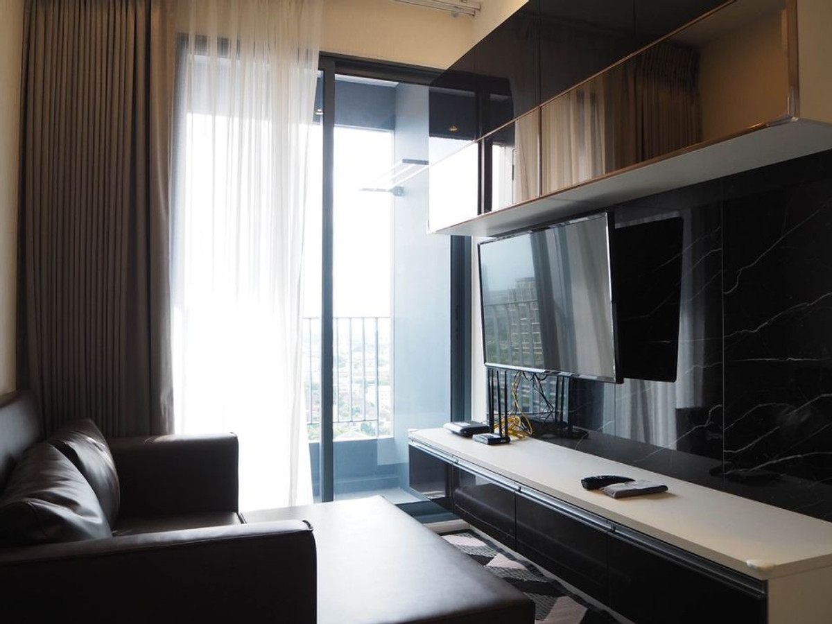 For RentCondoOnnut, Udomsuk : Condo for Rent: Ideo Mobi Sukhumvit 66 Near BTS Udom Suk (approx. 80 meters)