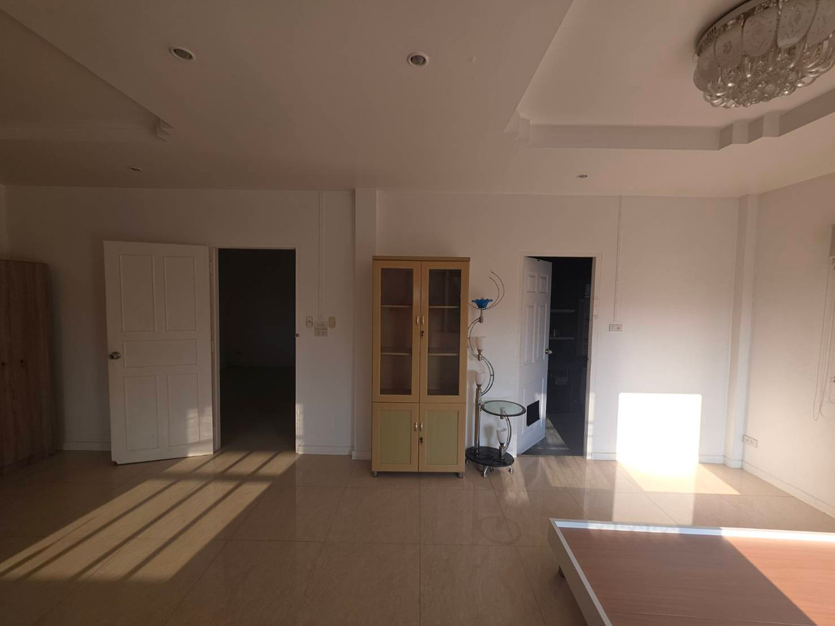 ให้เช่าบ้านปทุมธานี รังสิต ธรรมศาสตร์ : ให้เช่าบ้านเดี่ยว หมู่บ้านเมืองเอกโครงการ 6 ใกล้ มหาวิทยาลัยรังสิต เพียง 1 นาที