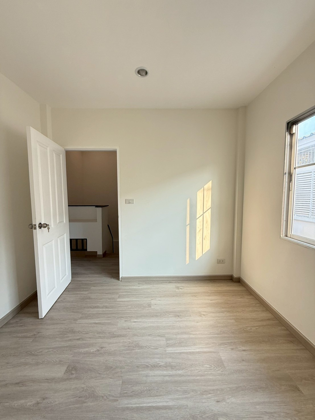 ขายทาวน์โฮมนนทบุรี บางใหญ่ บางบัวทอง : 💥💥  🏡 ทาวน์เฮ้าส์ หมู่บ้าน เดอะ วิลล่า รัตนาธิเบศร์ (รีโนเวทใหม่ทั้งหลัง  พร้อมหิ้วกระเป๋าเข้าอยู่ )📌