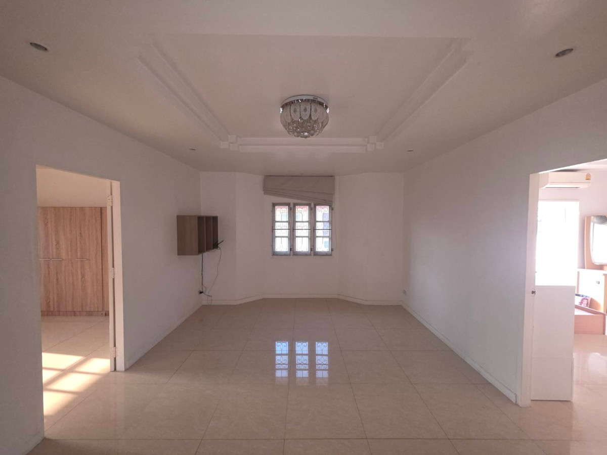 ให้เช่าบ้านปทุมธานี รังสิต ธรรมศาสตร์ : ให้เช่าบ้านเดี่ยว หมู่บ้านเมืองเอกโครงการ 6 ใกล้ มหาวิทยาลัยรังสิต เพียง 1 นาที