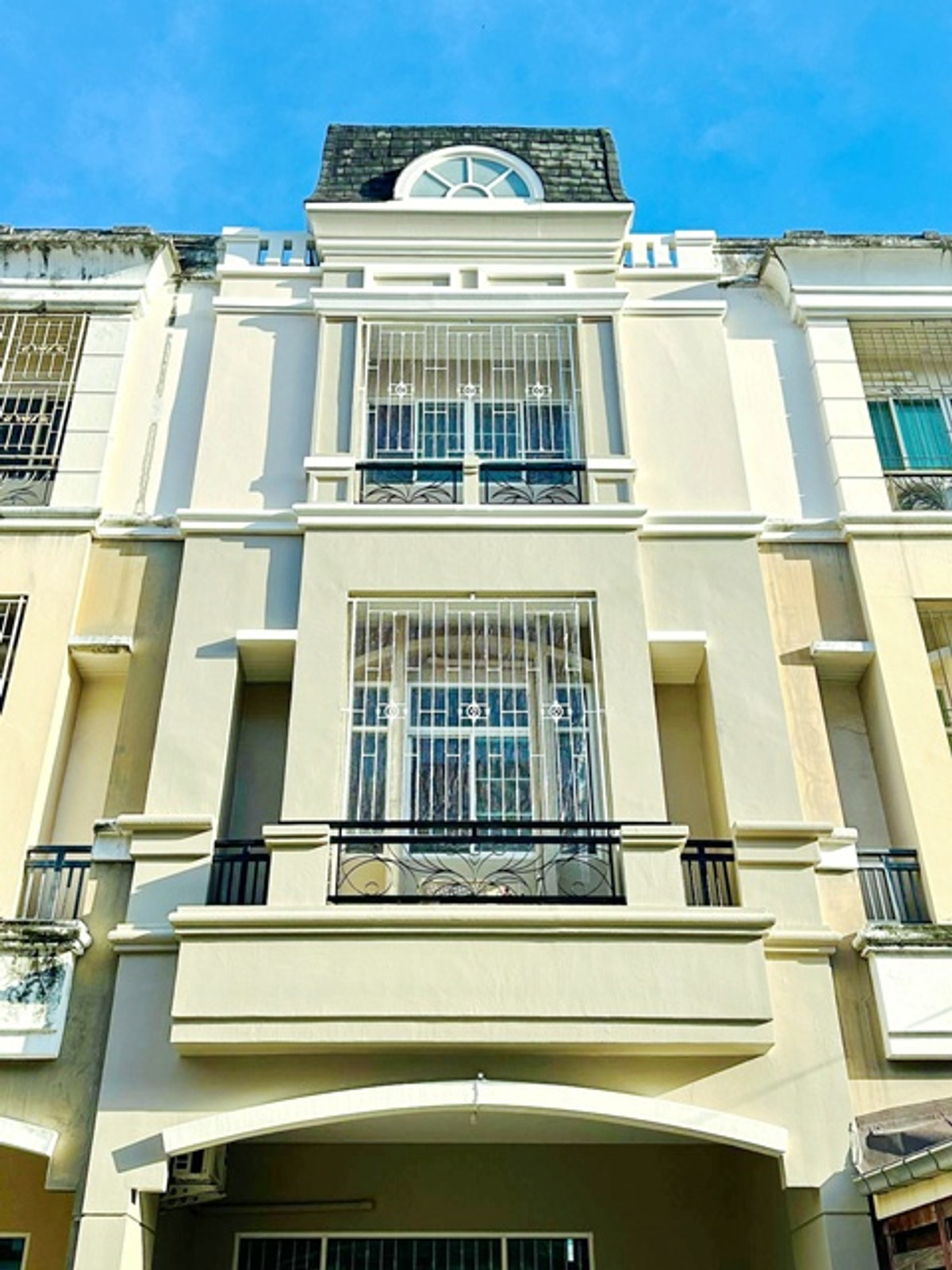 ให้เช่าทาวน์โฮมเกษตร นวมินทร์ ลาดปลาเค้า : นวมินทร์ แฮปปี้แลนด์ MRTบางกะปิ 3กม. เปิดซิง! ให้เช่าทาวน์โฮม 3 ชั้นฟังก์ชั่น 3 นอน 4 น้ำ ตลาดอินทรารักษ์ 200 ม. รร.นานาชาติเลิศหล้า 2 กม.