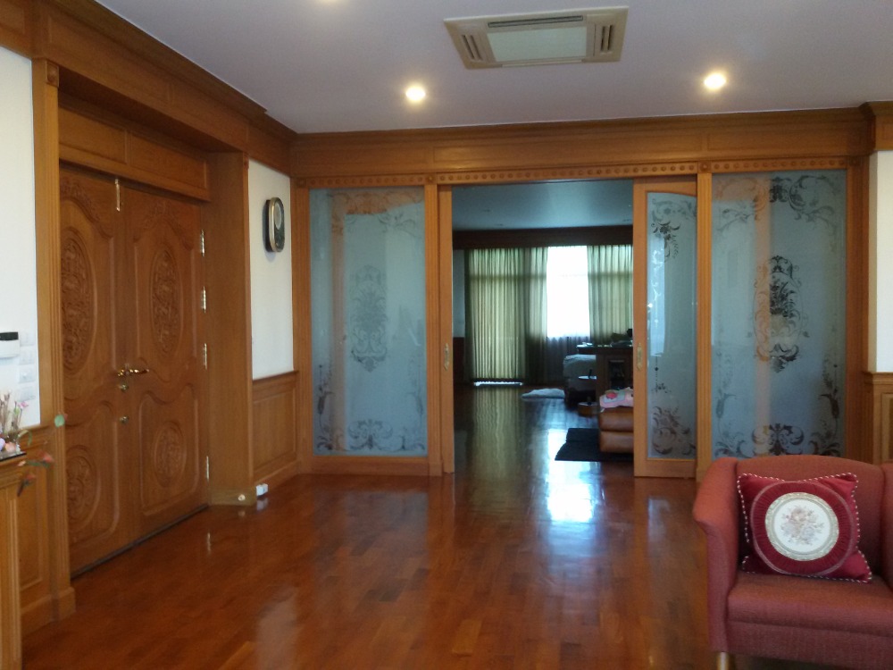 ขายบ้านปิ่นเกล้า จรัญสนิทวงศ์ : ขายคฤหาสน์ 3 ชั้น ม.อมรชัย3 ซ.บรมราชชนนี72 ถ.บรมราชชนนี ศาลาธรรมสพน์ ทวีวัฒนา กรุงเทพ