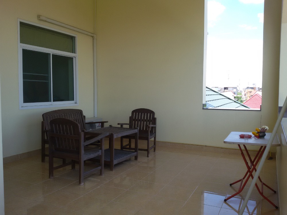 ขายบ้านปิ่นเกล้า จรัญสนิทวงศ์ : ขายคฤหาสน์ 3 ชั้น ม.อมรชัย3 ซ.บรมราชชนนี72 ถ.บรมราชชนนี ศาลาธรรมสพน์ ทวีวัฒนา กรุงเทพ