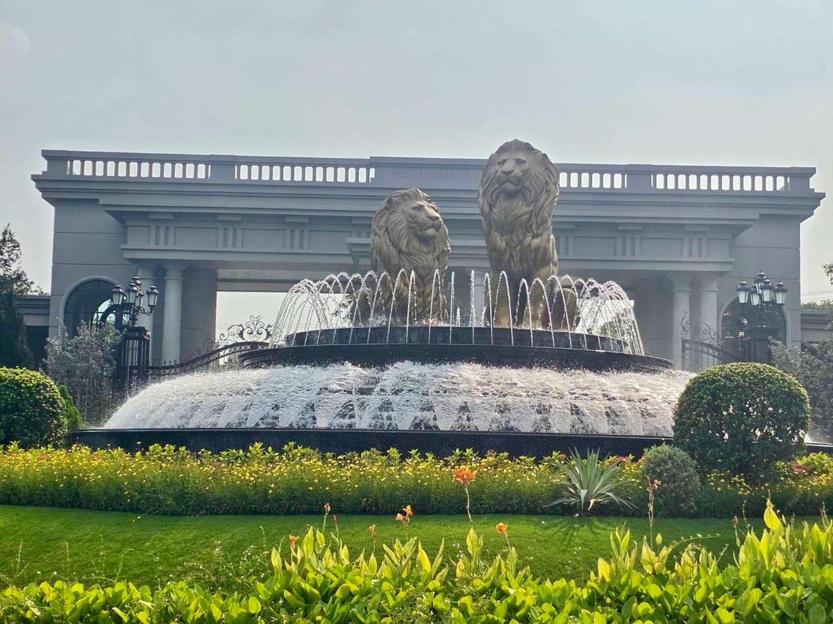 ขายบ้านปิ่นเกล้า จรัญสนิทวงศ์ : Narasiri Borommaratchachonnani: Size L Cumberland 212sqwah 843sqm. 5bed 7bath 100,000,000 Am: 0656199198