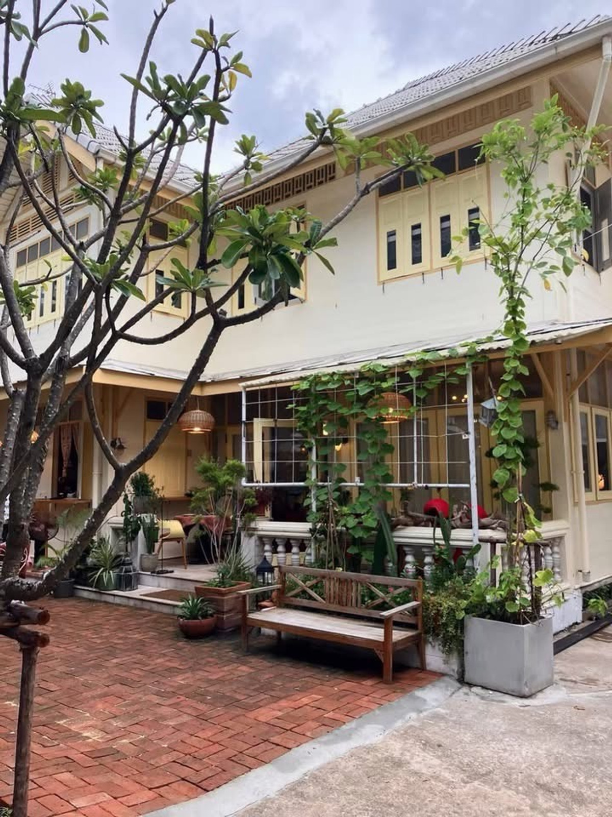 ให้เช่าอาคารพาณิชย์สีลม ศาลาแดง บางรัก : บ้านพาณิชย์สีลม CBD 600 ตร.ม ราคาเซ้ง 3,190,000 บาท ต่ำกว่าทุน พร้อมฐานลูกค้าเดิม