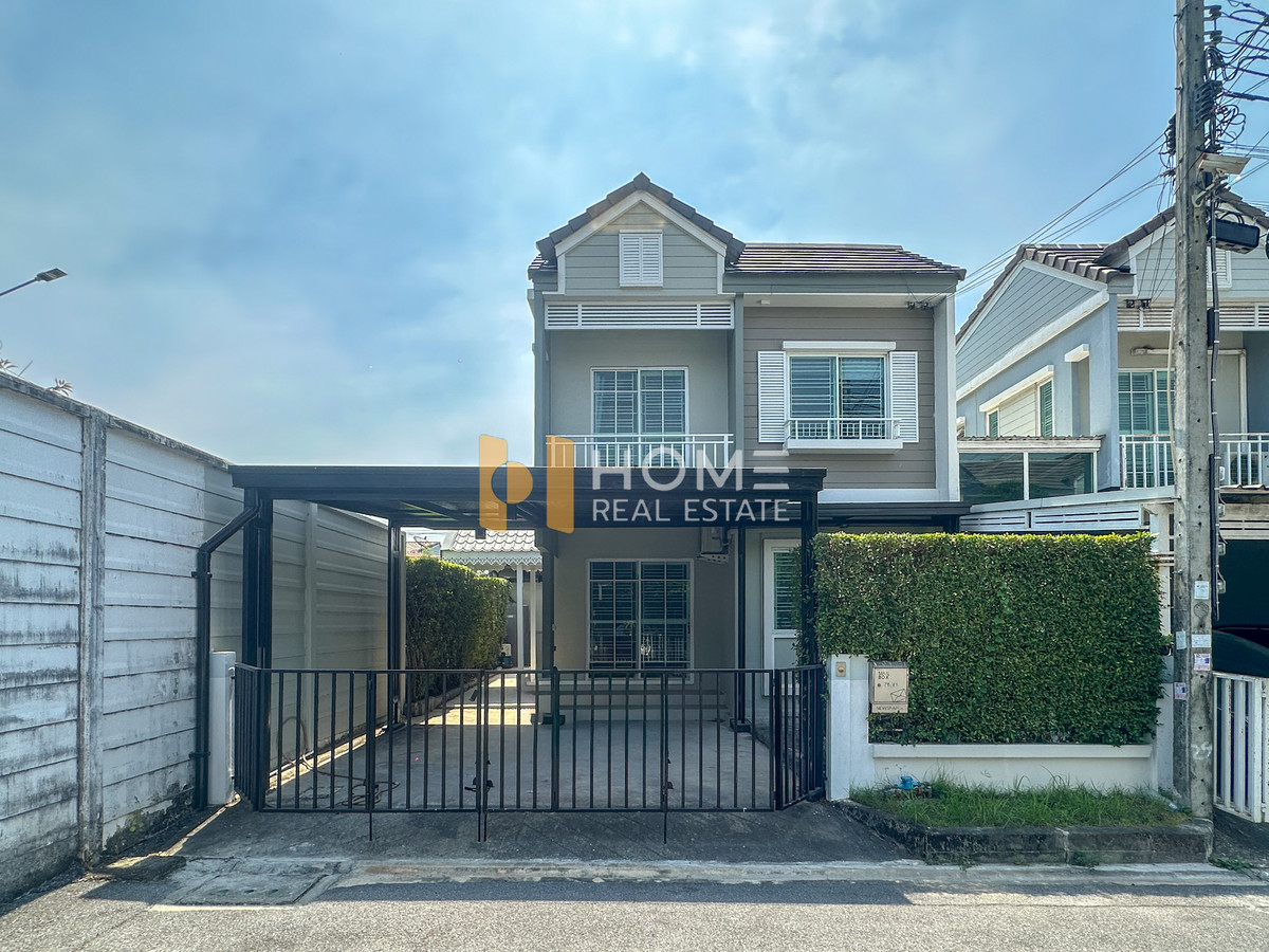 For SaleTownhomeSamut Prakan,Samrong : The Village Bangna KM.10 / 3 Bedrooms (For Sale), The Village Bangna KM.10 / 3 Bedrooms (FOR SALE) YOK038