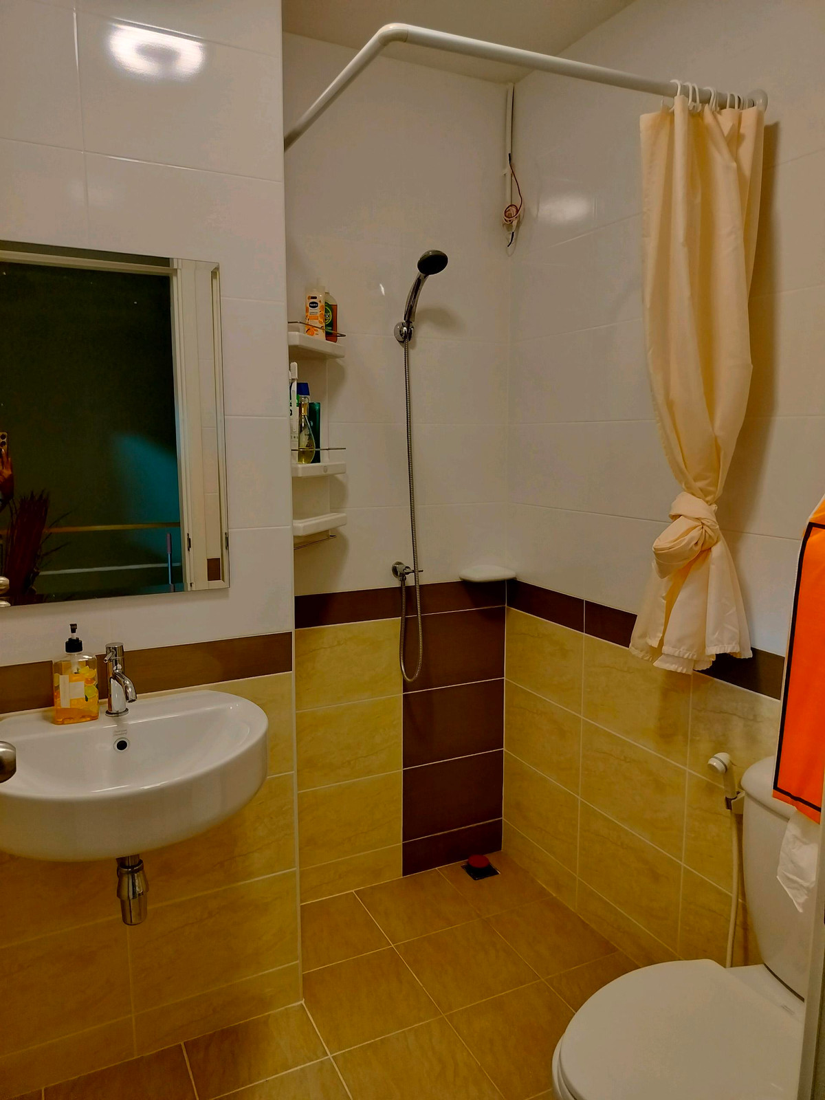 ขายทาวน์โฮมลาดกระบัง สุวรรณภูมิ : ขายด่วน ราคาดีสุดในโครงการ
กัสโต้ บางนา-สุวรรณภูมิ 3 นอน 3 น้ำ 1 ห้องทำงาน 2 จอด 
Tel: 083-966-3665 คุณแอน