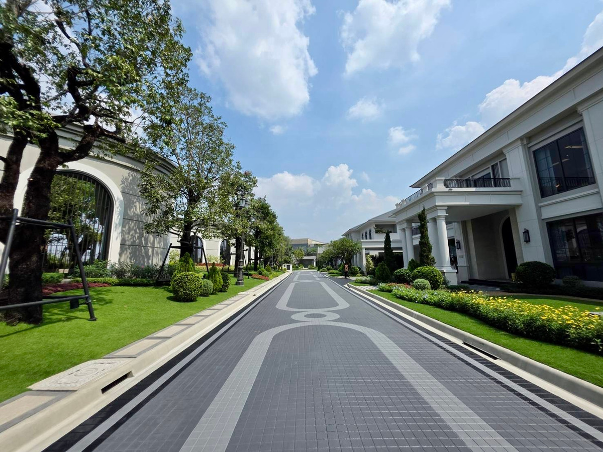 ขายบ้านปิ่นเกล้า จรัญสนิทวงศ์ : Narasiri Borommaratchachonnani: Size L Cumberland 212sqwah 843sqm. 5bed 7bath 100,000,000 Am: 0656199198