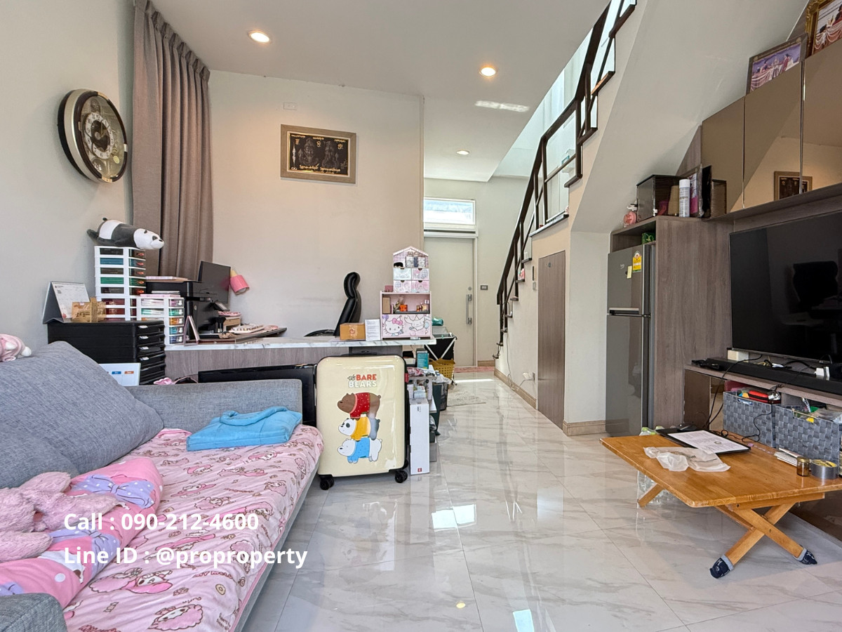 For SaleHouseEakachai, Bang Bon : Selling a single house, Mantana Wongwaen-Bangbon