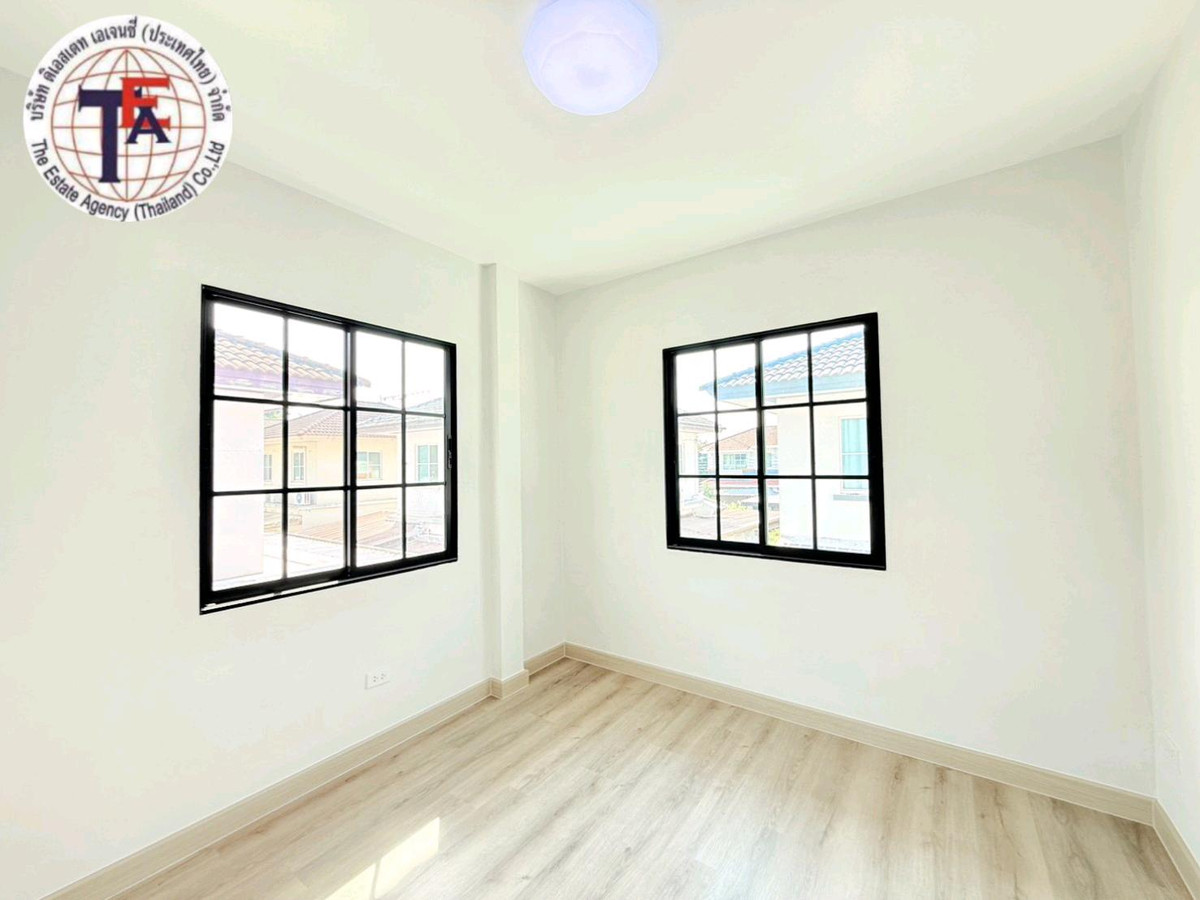 For SaleHouseMin Buri, Romklao : 2-story detached house for sale, Chaiyaphruek Village 2, Khum Klao 12, Suvarnabhumi Airport.  Sarasas Minburi School, Minburi Market, Airport Link Lat Krabang, Nopparat Hospital King Mongkuts Institute of Technology Motorway, Chaloem Phrakiat Sports Cente