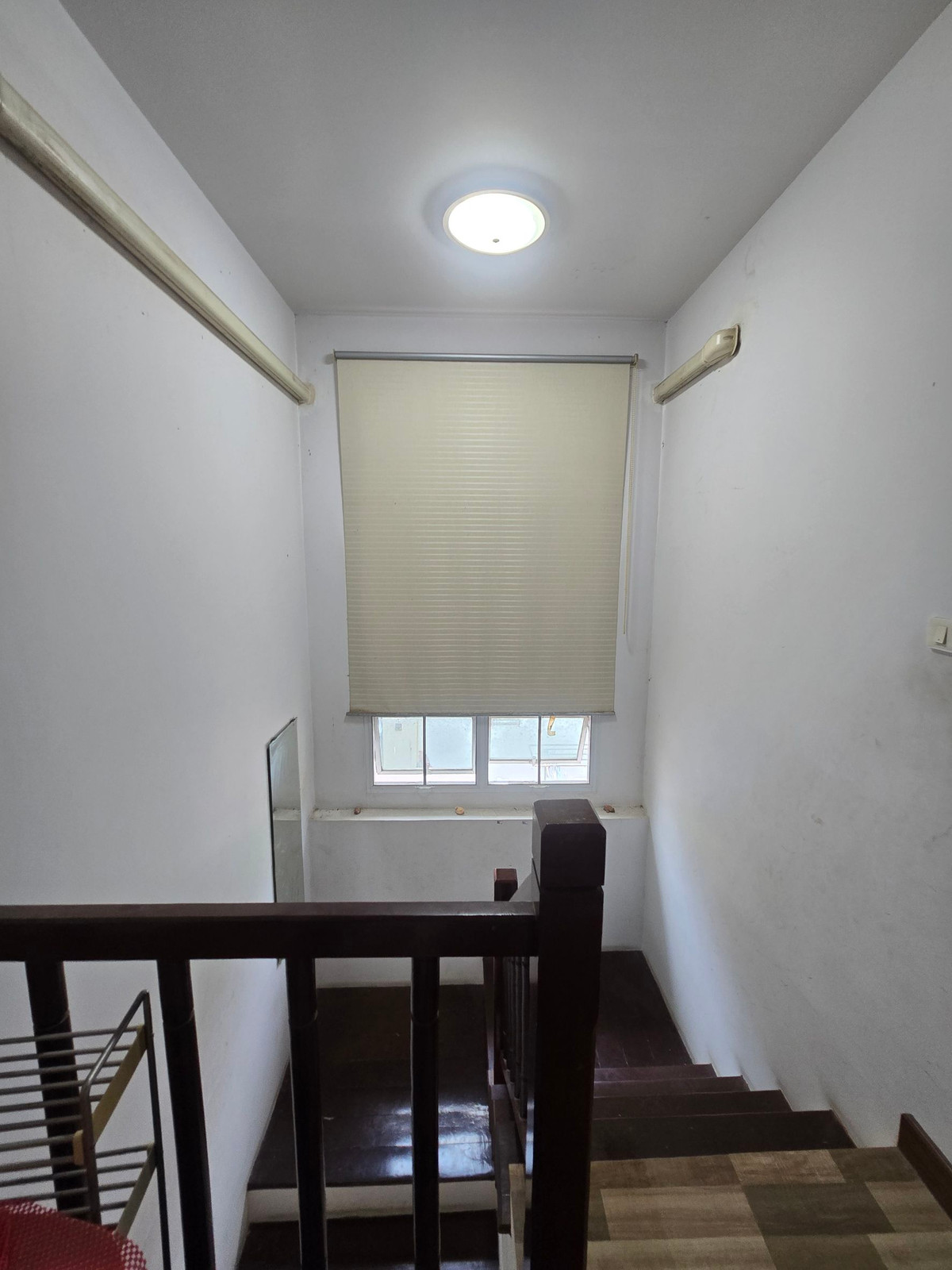 ให้เช่าบ้านลาดกระบัง สุวรรณภูมิ : ให้เช่า บ้านเดี่ยว2ชั้น  52ตรว. อยู่ถนนร่มเกล้า- เลียบมอเตอร์เวย์   ใกล้สนามบินสุวรรณภูมิ