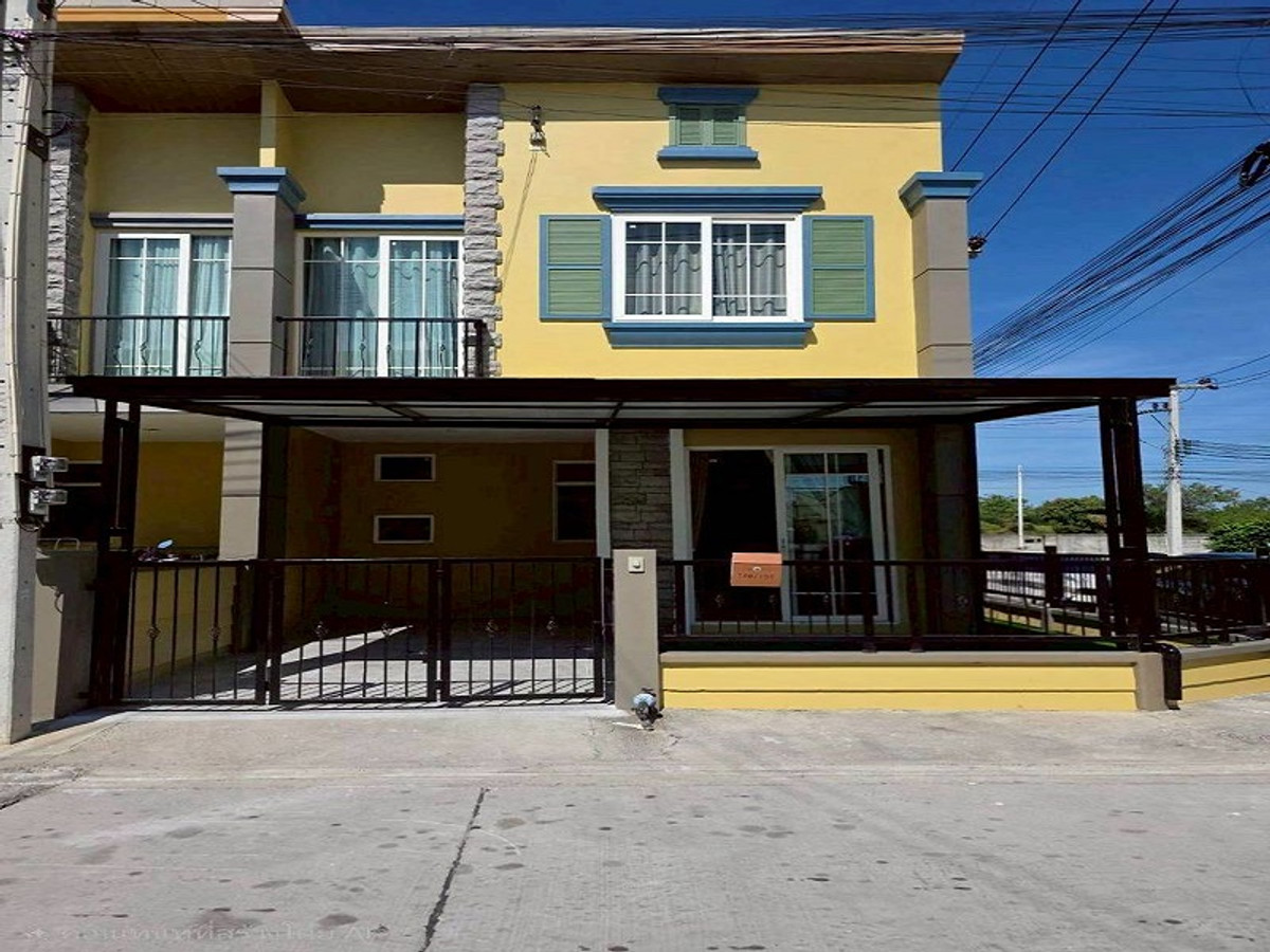 For SaleTownhomeSriracha Laem Chabang Ban Bueng : Townhome for sale, Golden Town Sriracha-Assumption, corner unit, newly renovated, transfer fees included.