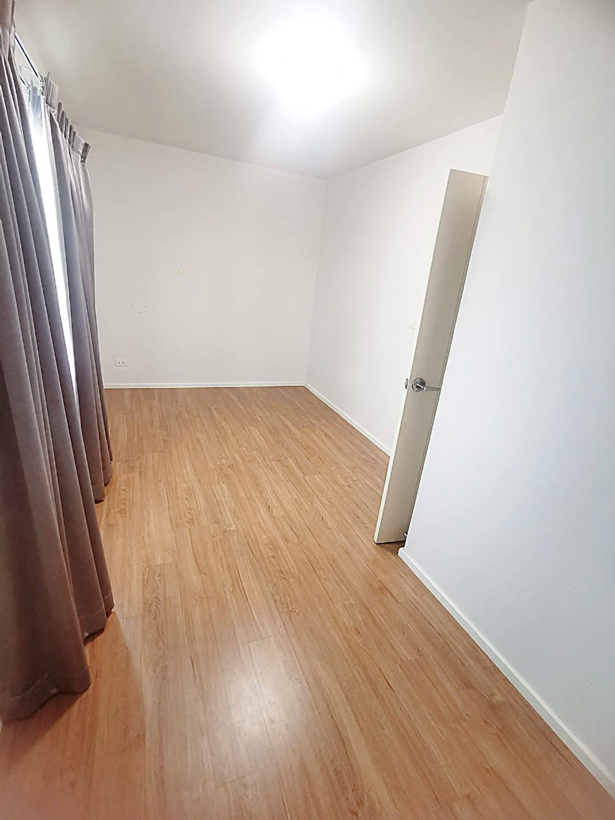 ขายทาวน์โฮมปิ่นเกล้า จรัญสนิทวงศ์ : บ้านกลางเมือง ปิ่นเกล้า - จรัญฯ / 3 ห้องนอน (ขายพร้อมผู้เช่า), Baan Klang Muang Pinklao - Charan / 3 Bedrooms (SALE WITH TENENT) BALL261