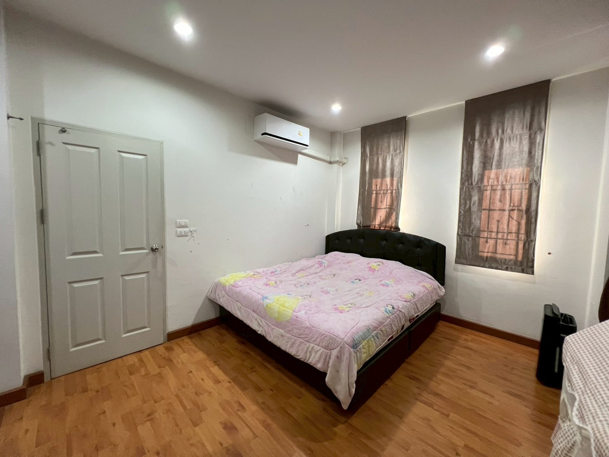 ขายนนทบุรี บางใหญ่ บางบัวทอง : ขายบ้านแฝด ชิชากร2 กาญจนาภิเษก  35.8 ตรว. ติดถนนใหญ่ ใกล้ รพ.บางใหญ่