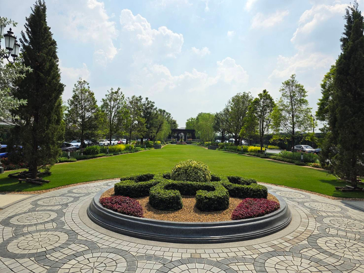 ขายบ้านปิ่นเกล้า จรัญสนิทวงศ์ : Narasiri Borommaratchachonnani: Size L Cumberland 212sqwah 843sqm. 5bed 7bath 100,000,000 Am: 0656199198