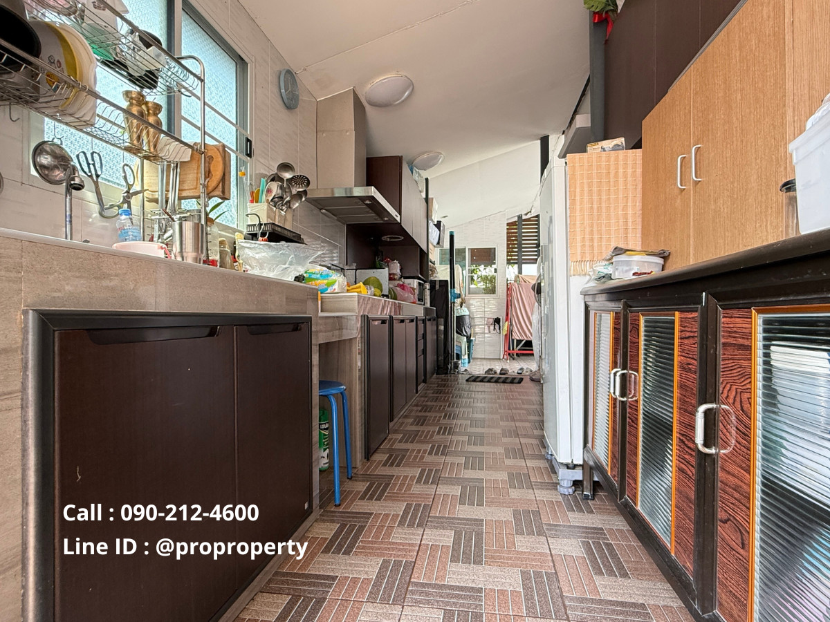 For SaleHouseEakachai, Bang Bon : Selling a single house, Mantana Wongwaen-Bangbon