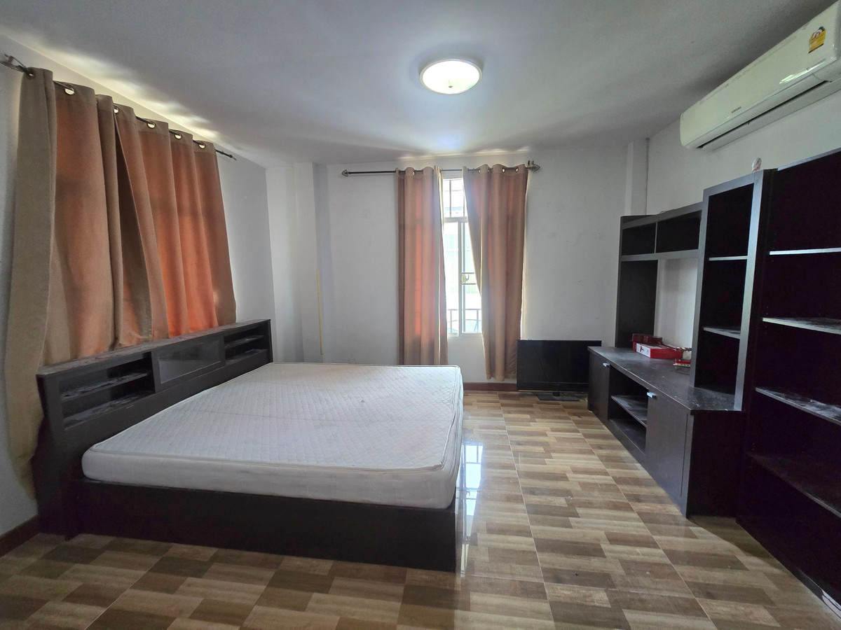 ให้เช่าบ้านลาดกระบัง สุวรรณภูมิ : ให้เช่า บ้านเดี่ยว2ชั้น  52ตรว. อยู่ถนนร่มเกล้า- เลียบมอเตอร์เวย์   ใกล้สนามบินสุวรรณภูมิ