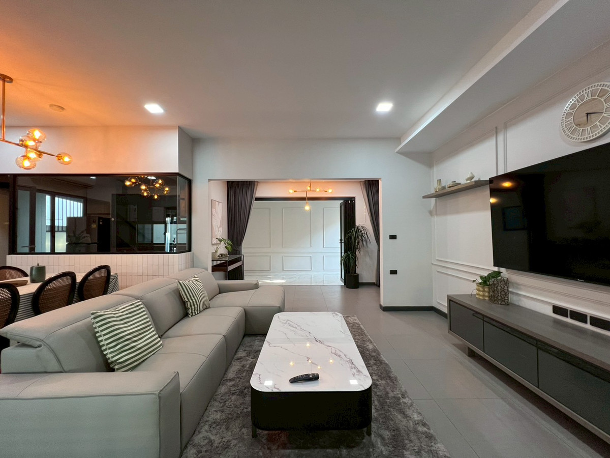 ทาวน์โฮมบางนา แบริ่ง ลาซาล : ขาย/เช่า วีเว่บางนา กม.7