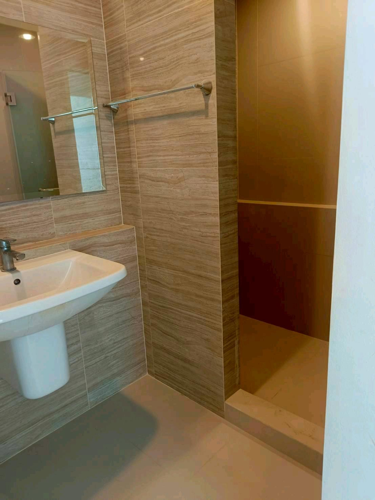 ขายคอนโดบางนา แบริ่ง ลาซาล : 📌...ขายขาดทุน  พร้อมเฟอร์นิเจอร์ และ เครื่องใช้ไฟฟ้า  


*Agent Post*

NICHE MONO SUKHUMVIT BEARING 
คอนโด นิชโมโน สุขุมวิท แบริ่ง 
BTS BEARING 

Qouta Foreigner  โควต้าต่างชาติ

Details 
Size  : 51.50 Sqm
Type. 2 Bed 1 bath 
Parking 1 Slot
Conner unit 
