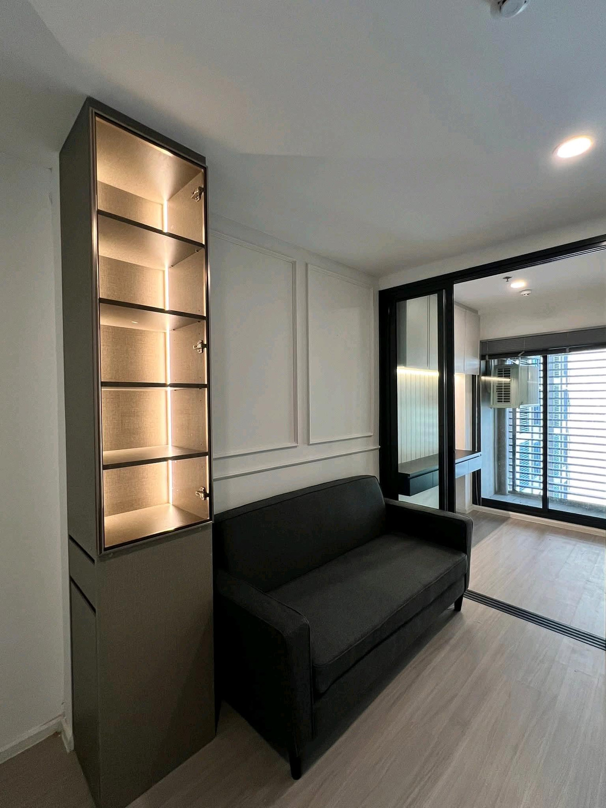 ให้เช่าคอนโดสะพานควาย จตุจักร : ✨ คอนโด High Rise ห้องมุม ตกแต่งเรียบหรู พร้อมเข้าอยู่ ทำเลทองห้าแยกลาดพร้าว ✨ ซื้อเฟอร์นิเจอร์ให้ครบ