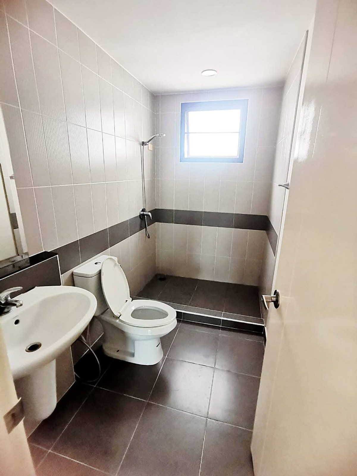 ขายทาวน์โฮมปิ่นเกล้า จรัญสนิทวงศ์ : บ้านกลางเมือง ปิ่นเกล้า - จรัญฯ / 3 ห้องนอน (ขายพร้อมผู้เช่า), Baan Klang Muang Pinklao - Charan / 3 Bedrooms (SALE WITH TENENT) BALL261