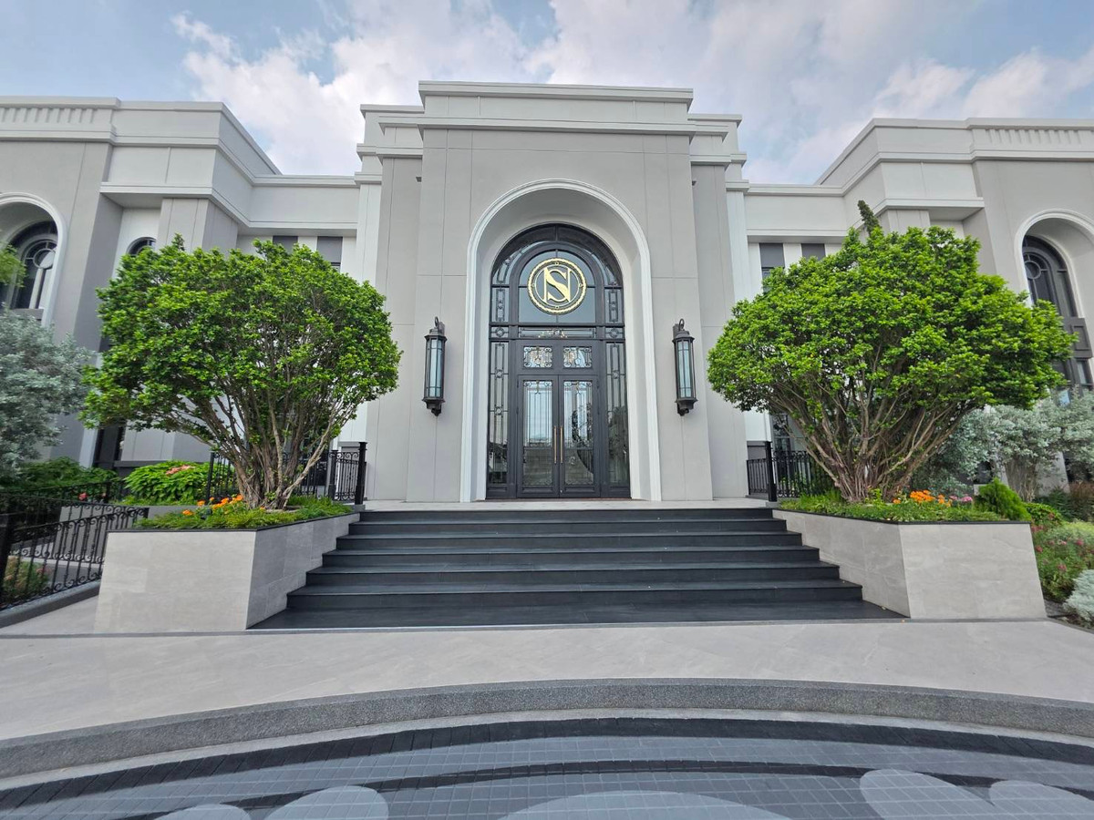 ขายบ้านปิ่นเกล้า จรัญสนิทวงศ์ : Narasiri Borommaratchachonnani: Size L Cumberland 212sqwah 843sqm. 5bed 7bath 100,000,000 Am: 0656199198