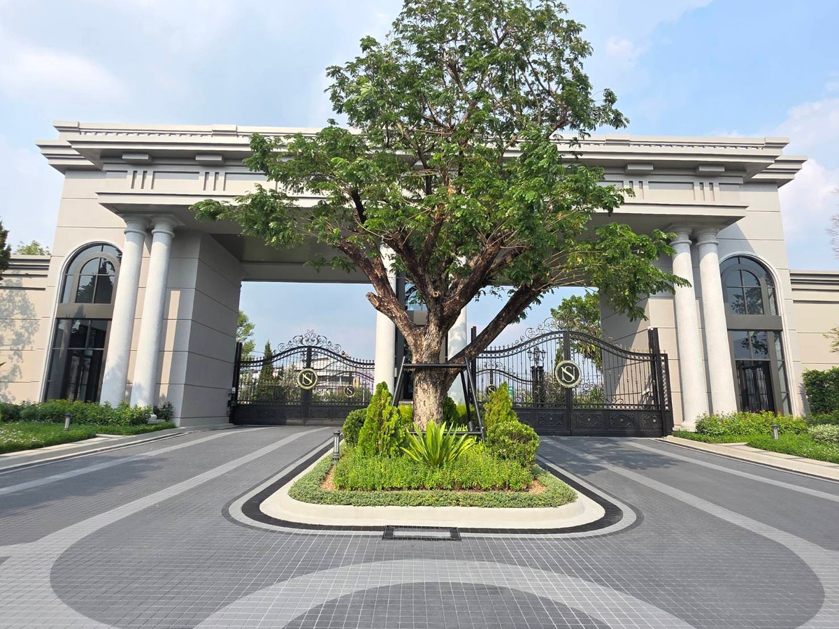 ขายบ้านปิ่นเกล้า จรัญสนิทวงศ์ : Narasiri Borommaratchachonnani: Size L Cumberland 212sqwah 843sqm. 5bed 7bath 100,000,000 Am: 0656199198