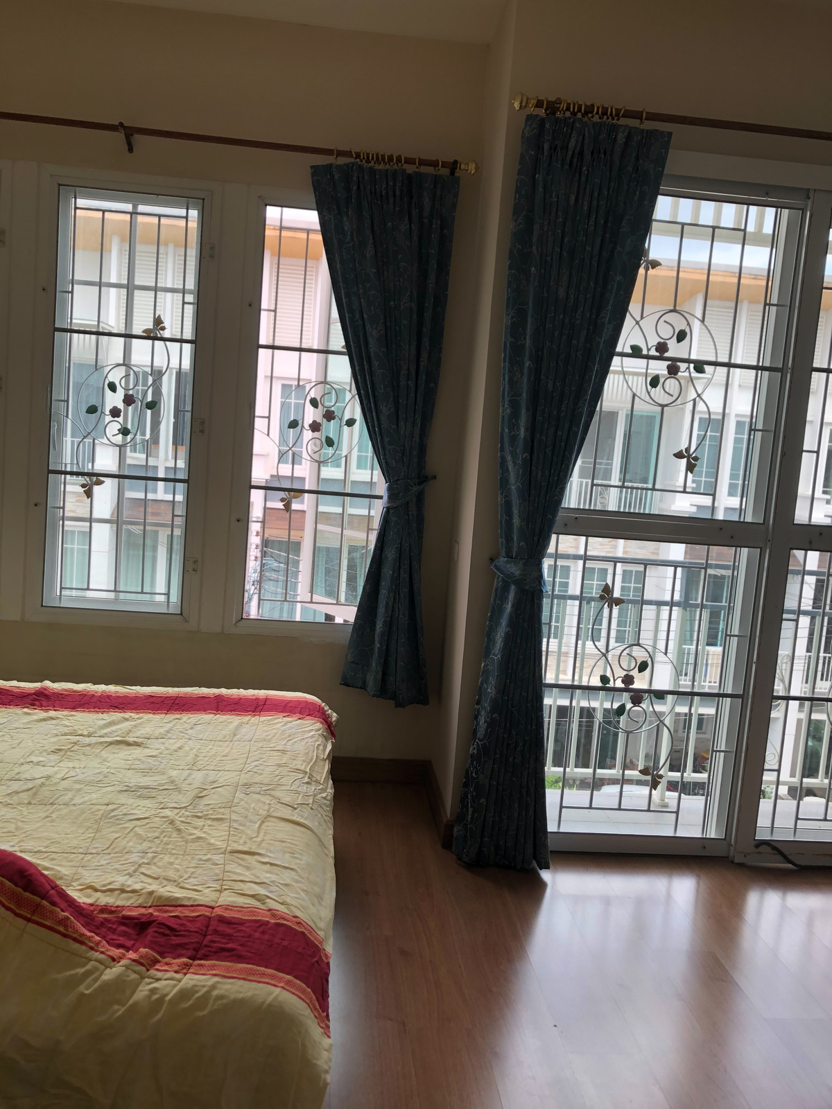 ให้เช่าทาวน์โฮมพระราม 5 ราชพฤกษ์ บางกรวย : โกลเด้น ซิตี้ ปิ่นเกล้า - จรัญสนิทวงศ์ / 5 ห้องนอน (เช่า), Golden City Pinklao - Charansanitwong / 5 Bedrooms (FOR RENT) BALL264