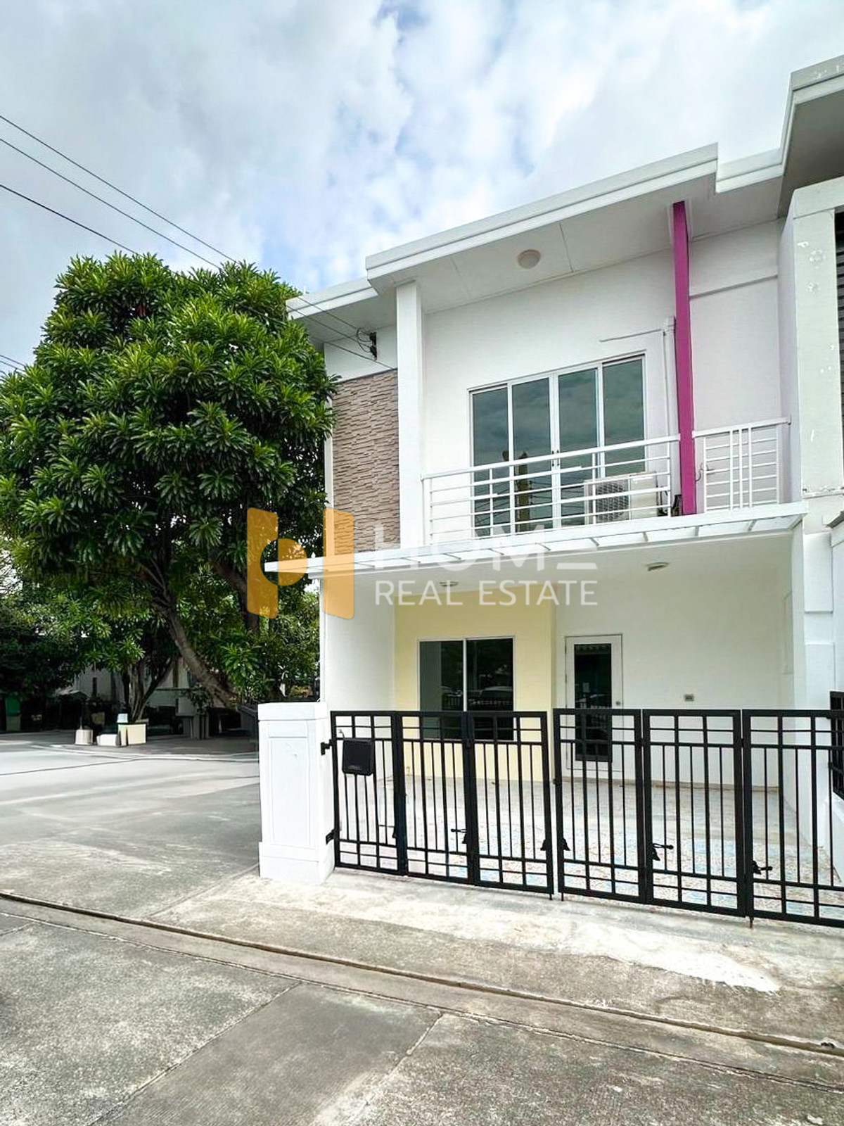 ขายทาวน์โฮมลาดกระบัง สุวรรณภูมิ : พฤกษาทาวน์ เน็กซ์ อ่อนนุช - พระราม 9 / 3 ห้องนอน (ขาย), Pruksatown nexts Onnut - Rama 9 / 3 Bedrooms (FOR SALE) FONT026