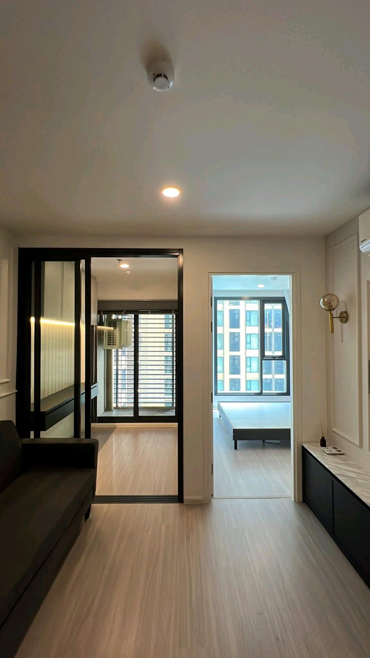 ให้เช่าคอนโดสะพานควาย จตุจักร : ✨ คอนโด High Rise ห้องมุม ตกแต่งเรียบหรู พร้อมเข้าอยู่ ทำเลทองห้าแยกลาดพร้าว ✨ ซื้อเฟอร์นิเจอร์ให้ครบ