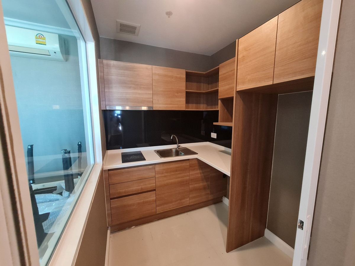 For RentCondoSamut Prakan,Samrong : For Rent ✨ The Metropolis Samrong Interchange ✨ 2 Bedrooms, Fully Furnished and Equipped. Next to BTS Samrong.