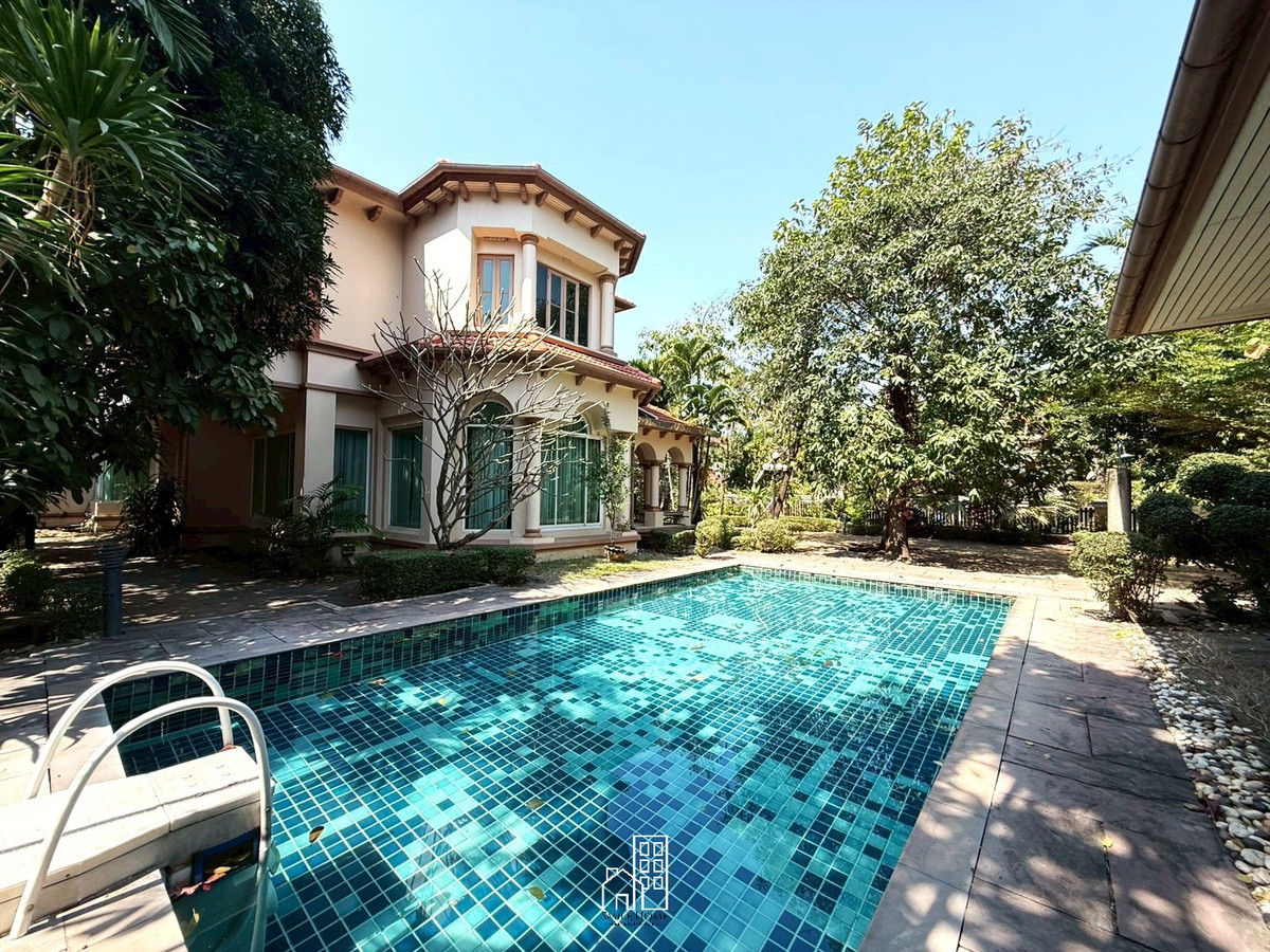 For RentHouseBangna, Bearing, Lasalle : Big house with private pool at Sukhumvit 105