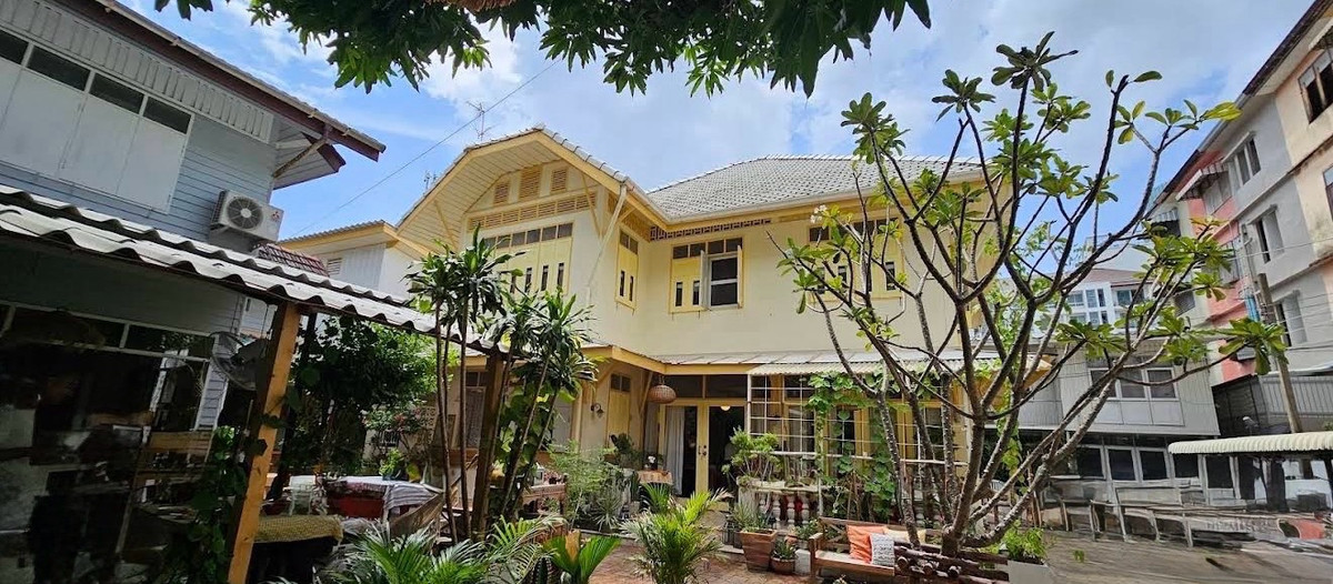 ให้เช่าอาคารพาณิชย์สีลม ศาลาแดง บางรัก : บ้านพาณิชย์สีลม CBD 600 ตร.ม ราคาเซ้ง 3,190,000 บาท ต่ำกว่าทุน พร้อมฐานลูกค้าเดิม