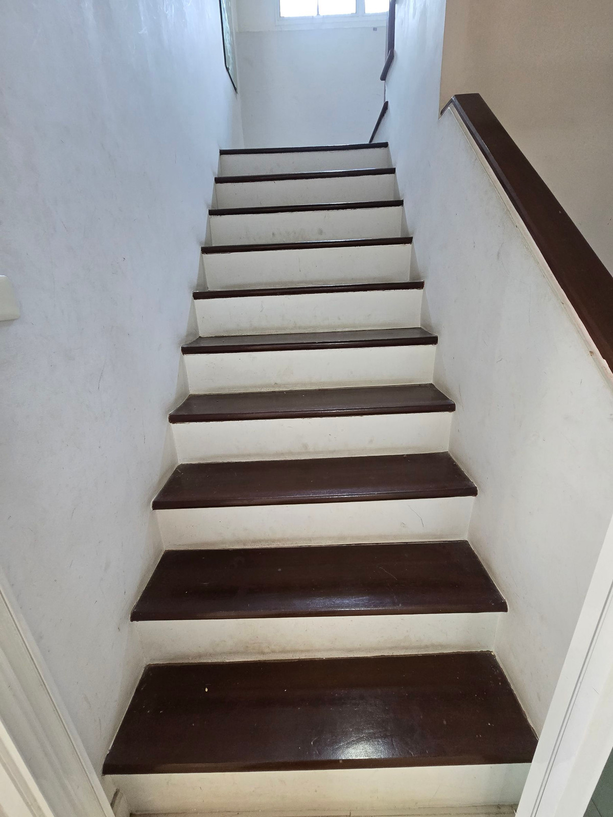 ให้เช่าบ้านลาดกระบัง สุวรรณภูมิ : ให้เช่า บ้านเดี่ยว2ชั้น  52ตรว. อยู่ถนนร่มเกล้า- เลียบมอเตอร์เวย์   ใกล้สนามบินสุวรรณภูมิ