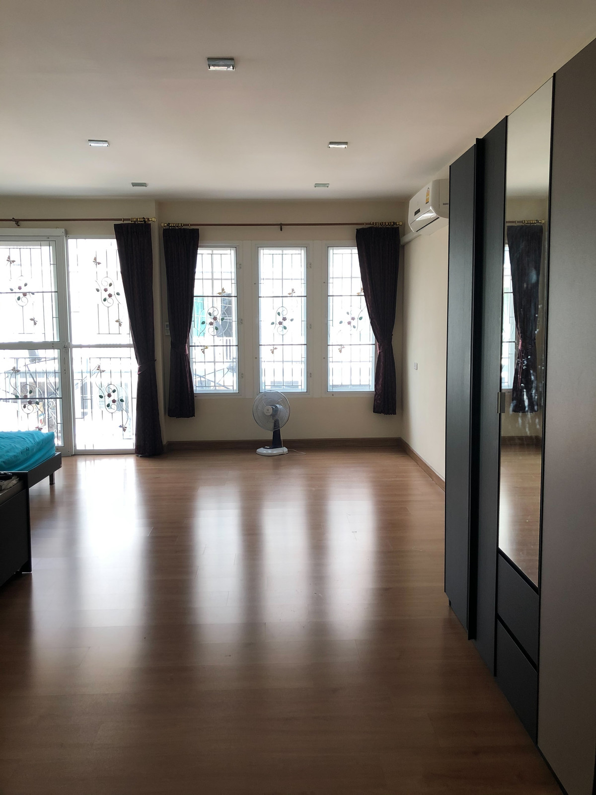 ให้เช่าทาวน์โฮมพระราม 5 ราชพฤกษ์ บางกรวย : โกลเด้น ซิตี้ ปิ่นเกล้า - จรัญสนิทวงศ์ / 5 ห้องนอน (เช่า), Golden City Pinklao - Charansanitwong / 5 Bedrooms (FOR RENT) BALL264