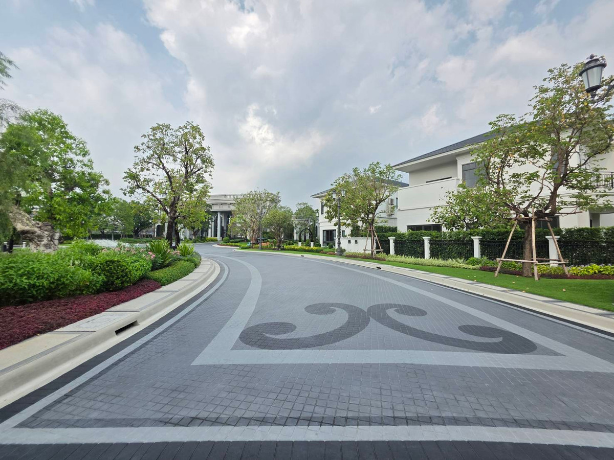 ขายบ้านปิ่นเกล้า จรัญสนิทวงศ์ : Narasiri Borommaratchachonnani: Size L Cumberland 212sqwah 843sqm. 5bed 7bath 100,000,000 Am: 0656199198