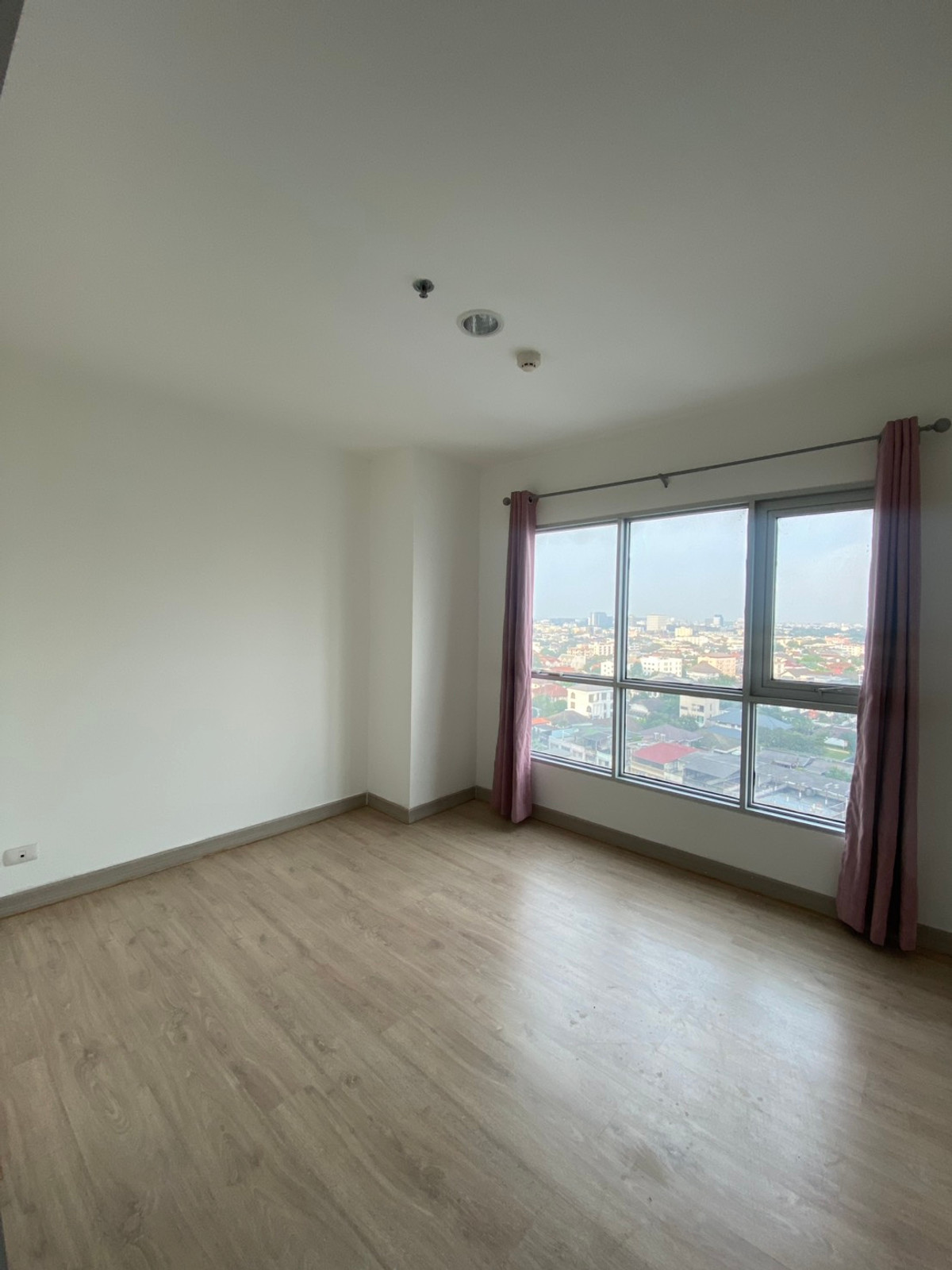 For SaleCondoChaengwatana, Muangthong : For sale: Aspire Ngamwongwan, corner room - empty room (suitable for people who want to decorate the room themselves) only 1.65 million baht.