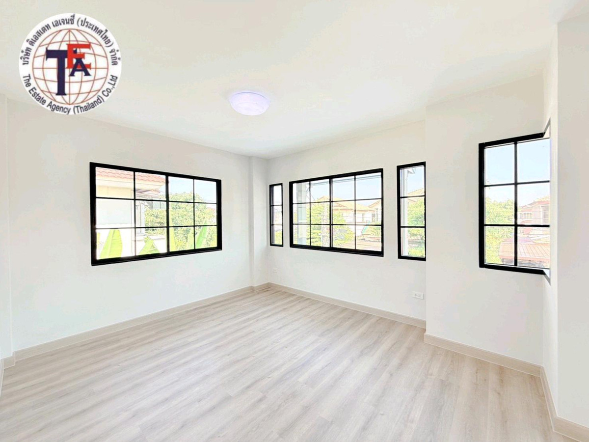 For SaleHouseMin Buri, Romklao : 2-story detached house for sale, Chaiyaphruek Village 2, Khum Klao 12, Suvarnabhumi Airport.  Sarasas Minburi School, Minburi Market, Airport Link Lat Krabang, Nopparat Hospital King Mongkuts Institute of Technology Motorway, Chaloem Phrakiat Sports Cente