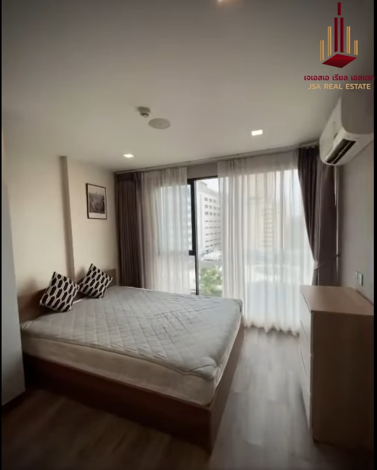 ให้เช่าคอนโดสุขุมวิท อโศก ทองหล่อ : ✨ For Rent: The Lofts Asoke Condo ✨  💰 Only 195,000 THB/month