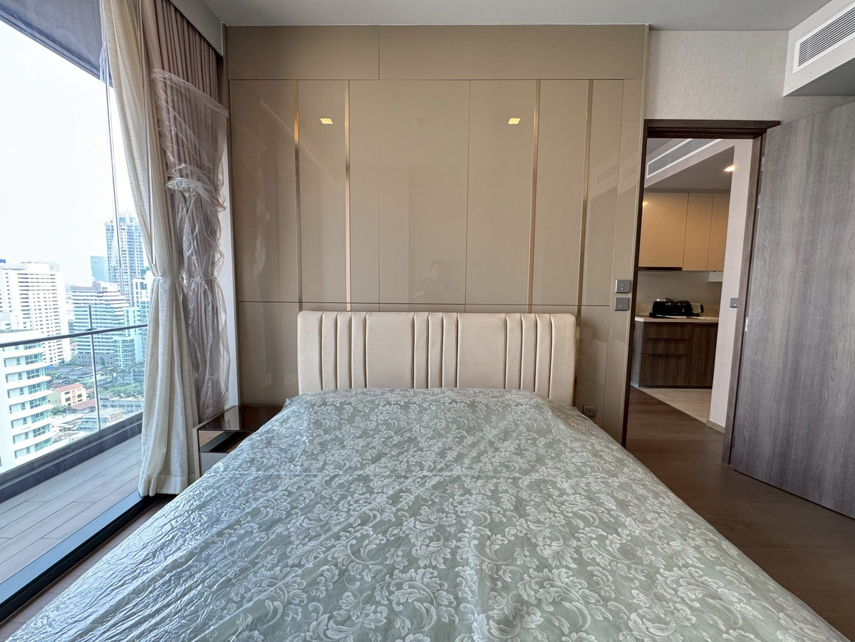 For RentCondoSukhumvit, Asoke, Thonglor : For rent, luxury condo, 1 bedroom, 50 sq.m. large & comfortable room. Near Terminal21 mall, BTS Asoke and MRT Sukhumvit Station