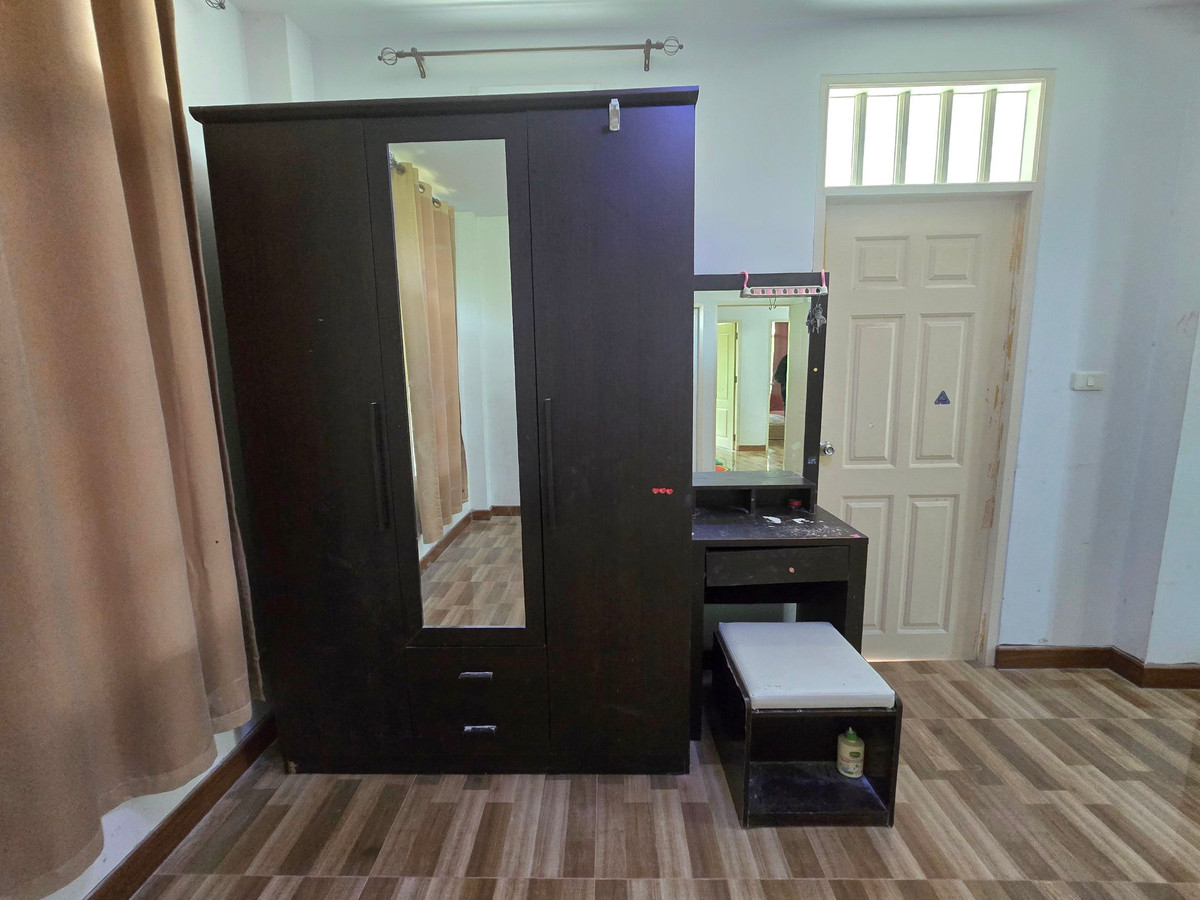 ให้เช่าบ้านลาดกระบัง สุวรรณภูมิ : ให้เช่า บ้านเดี่ยว2ชั้น  52ตรว. อยู่ถนนร่มเกล้า- เลียบมอเตอร์เวย์   ใกล้สนามบินสุวรรณภูมิ