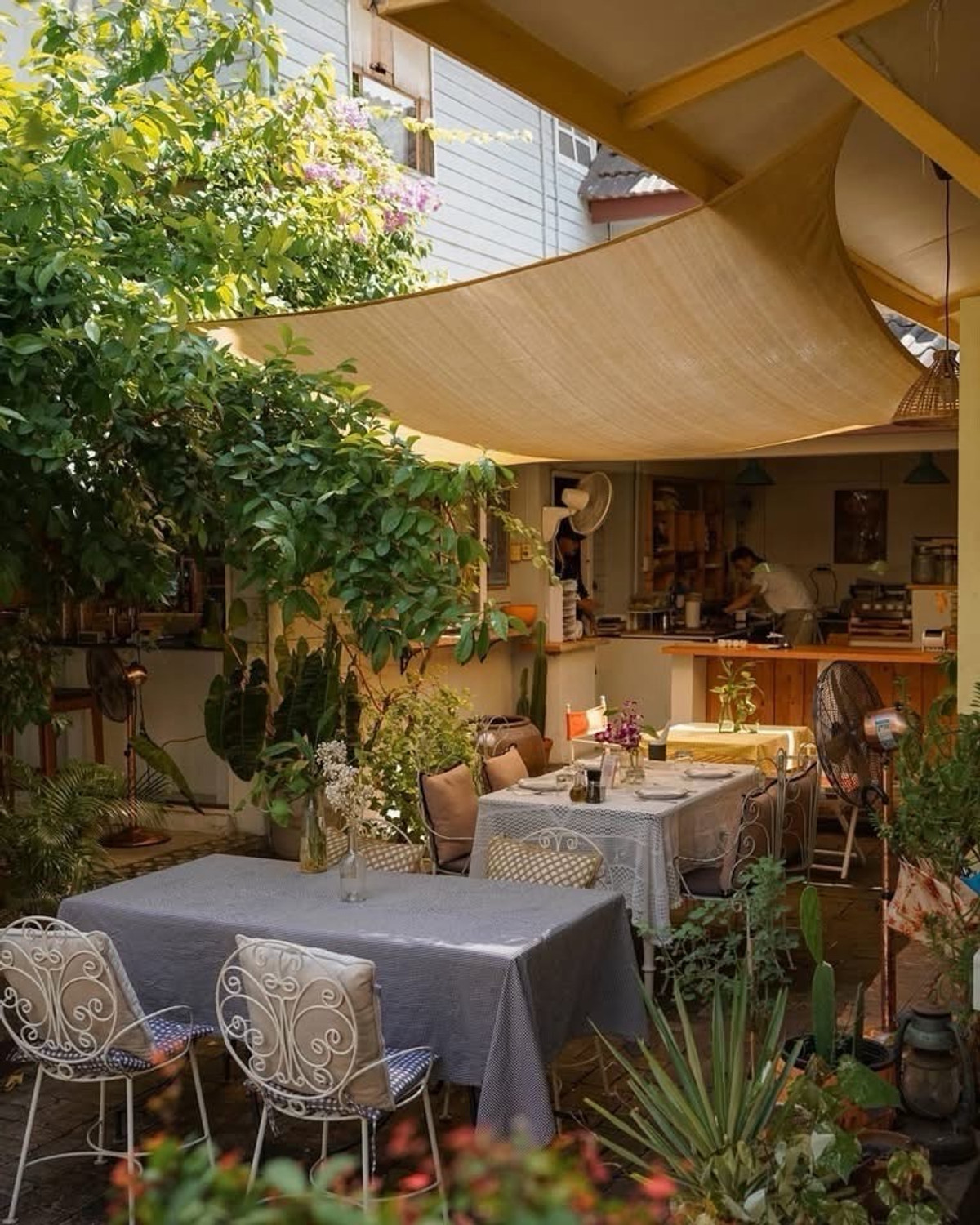 ให้เช่าอาคารพาณิชย์สีลม ศาลาแดง บางรัก : บ้านพาณิชย์สีลม CBD 600 ตร.ม ราคาเซ้ง 3,190,000 บาท ต่ำกว่าทุน พร้อมฐานลูกค้าเดิม